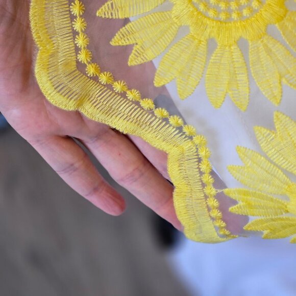 Sz 10 Embroidered Mesh Daisy Dress Yellow White Chiffon - Picture 10 of 13
